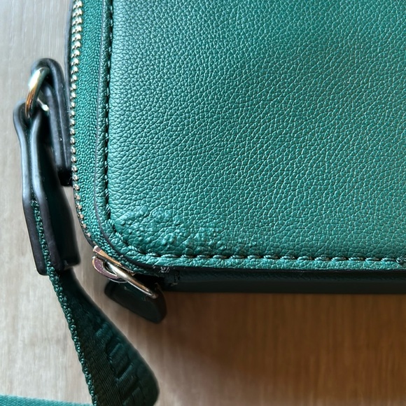 GUESS Dark green crossbody messenger bag with adjustable strap - Picture 5 of 10
